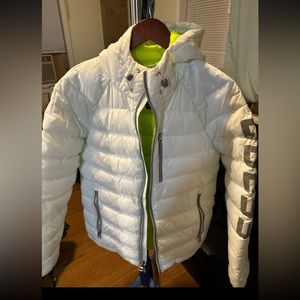 Guess white puffer
